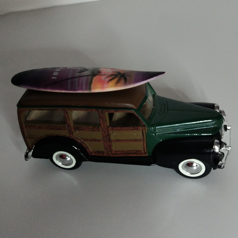 Collectible 1:38 Signature Diecast Mode Of Al 1940 Ford Woody Wagon